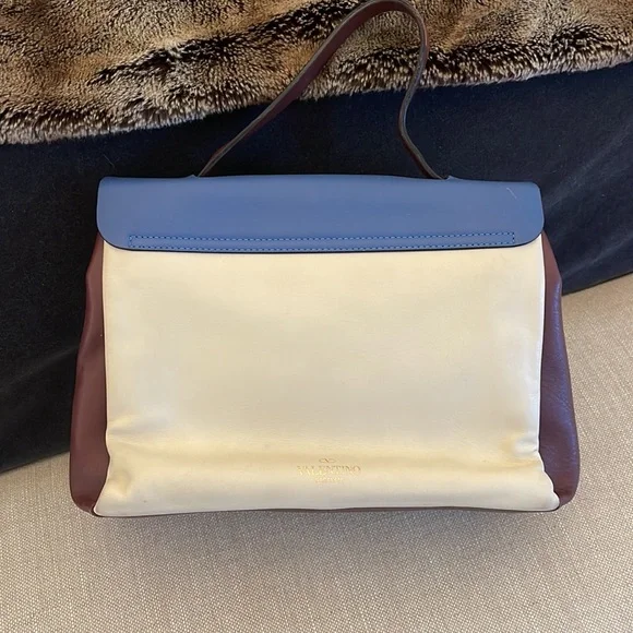 Valentino Garavani Handbag - Picture 2 of 6